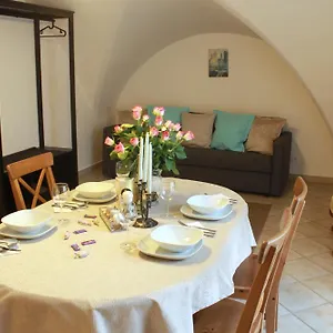 Apartment St. George, Prag